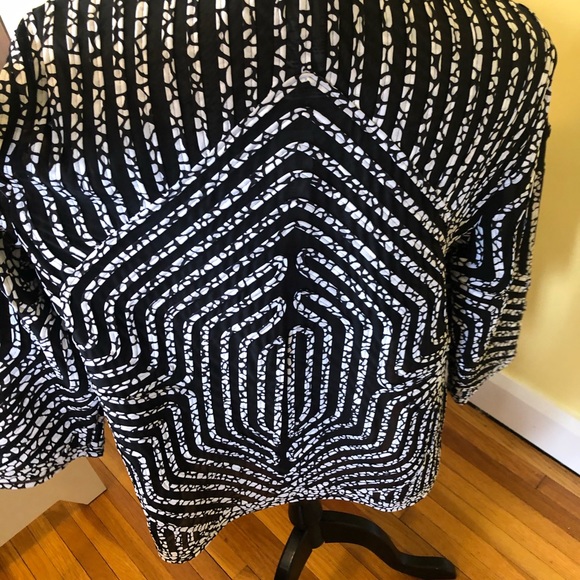 FABULOUS NWT CHICO’S JACKET - Picture 5 of 7